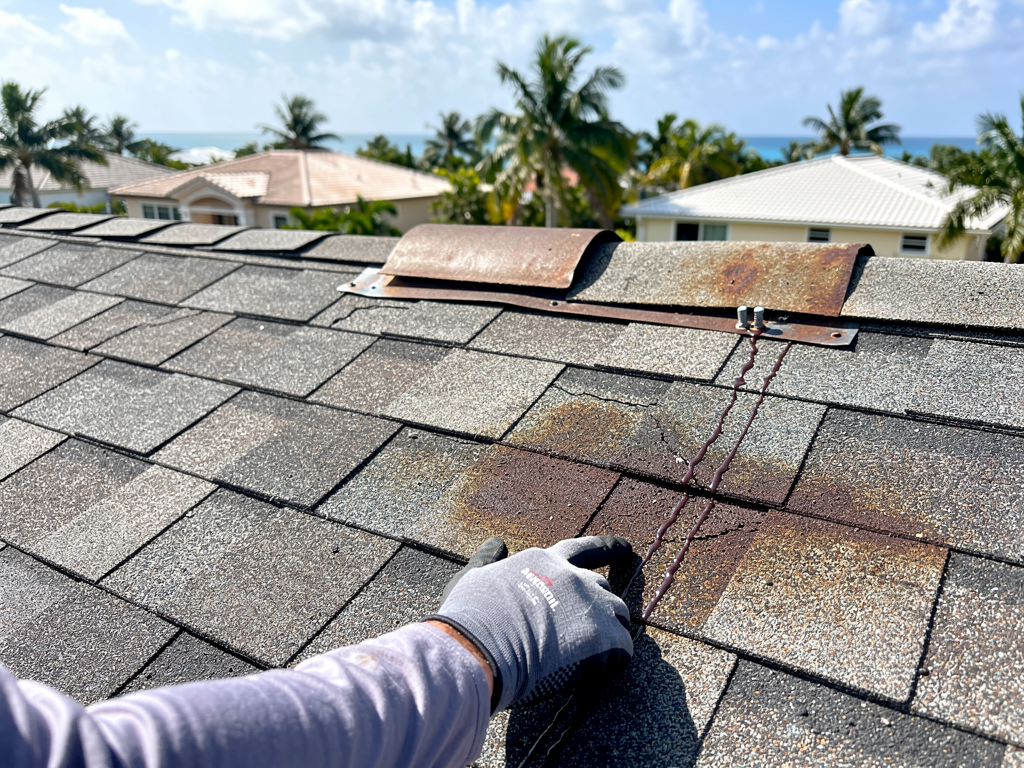 Common warning signals for Fort Lauderdale roofs